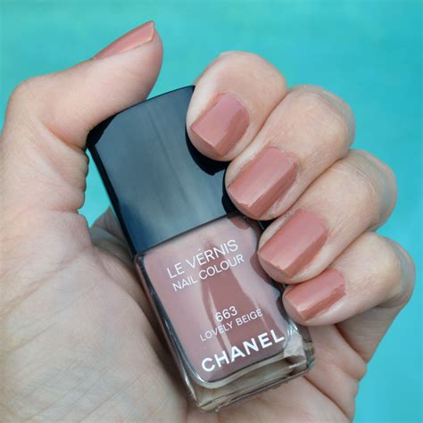 chanel le vernis 897|Chanel lovely beige nail polish.